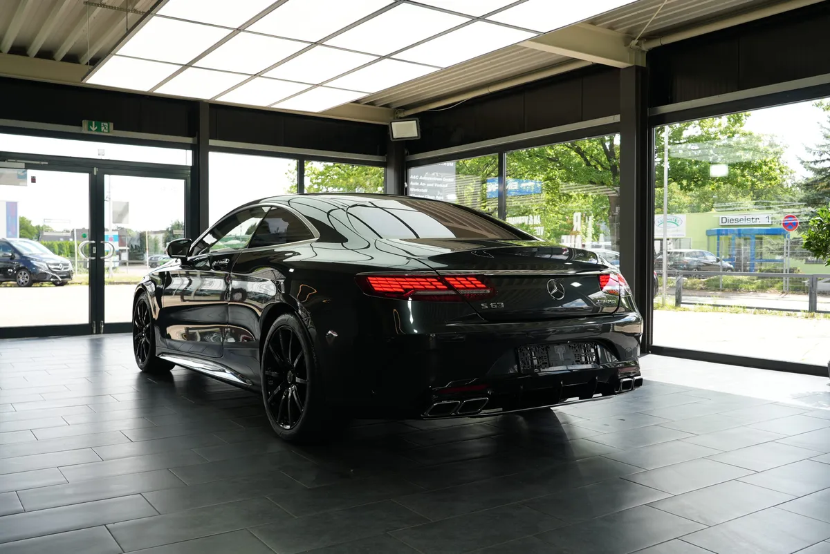 Mercedes-Benz S 63 AMG Coupé 4Matic+ - Image 3