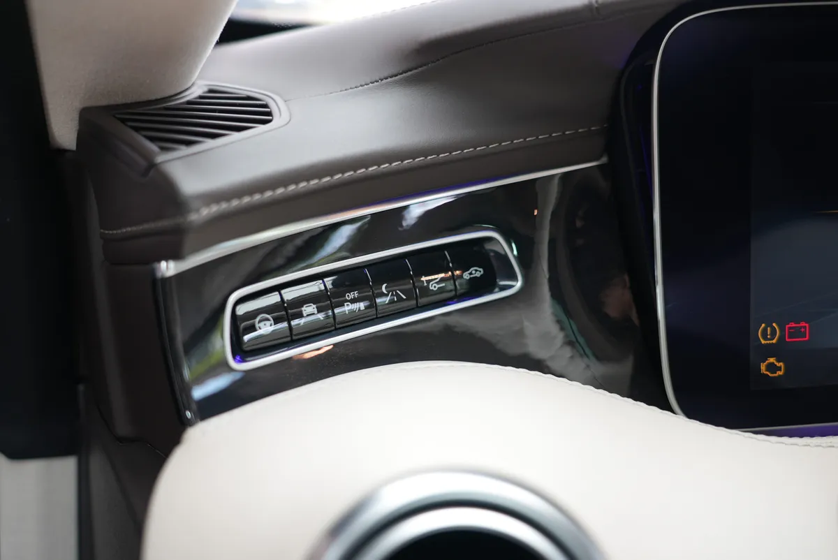 Mercedes-Benz S 63 AMG Coupé 4Matic+ - Image 10