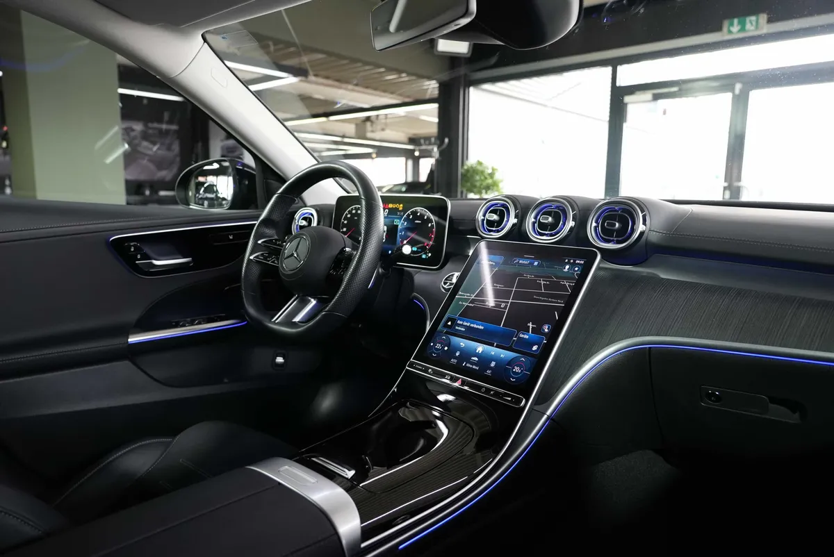 Mercedes-Benz C 300 AMG Line - Image 17