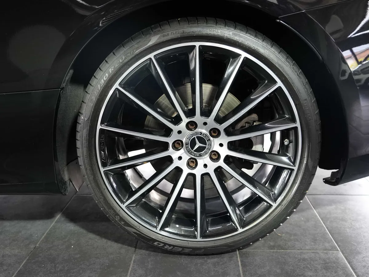 Mercedes-Benz E 400 d Coupé 4Matic AMG Line - Image 10