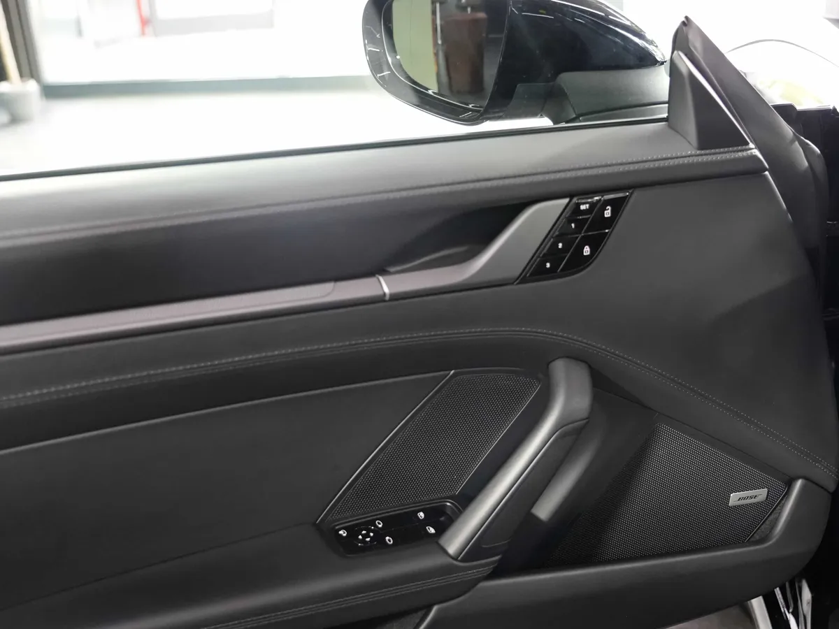 Porsche 911 Carrera S - Image 11