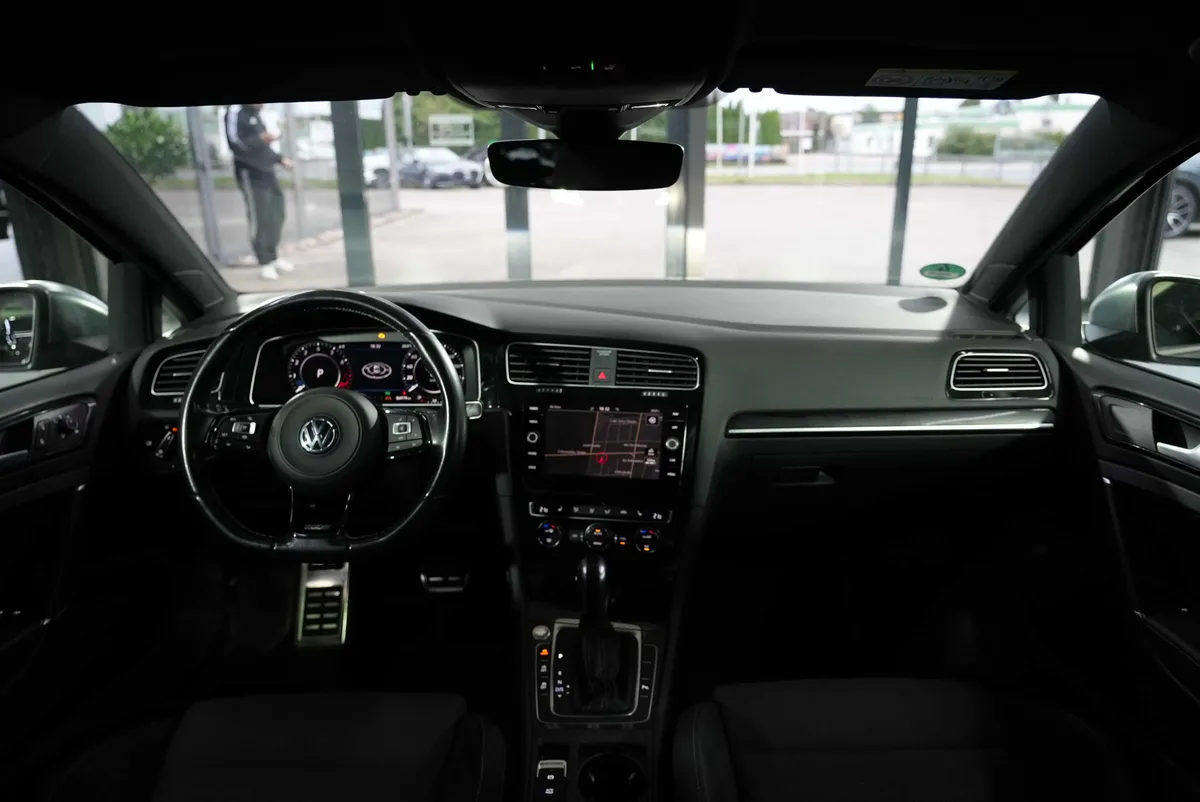 Volkswagen Golf VII Lim. R BMT 4Motion - Image 18
