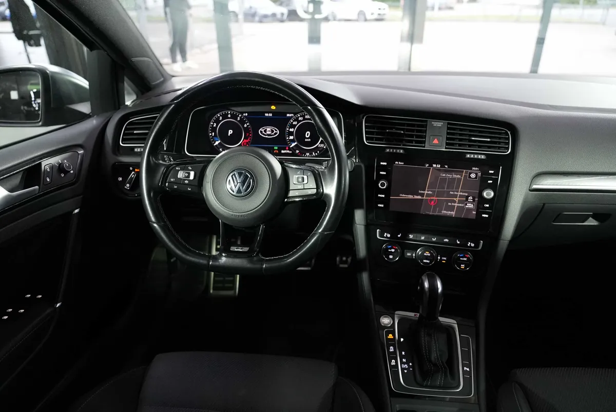 Volkswagen Golf VII Lim. R BMT 4Motion - Image 19