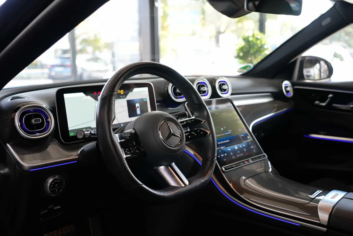 Mercedes-Benz C 220 d T-Modell AMG Line - Image 12