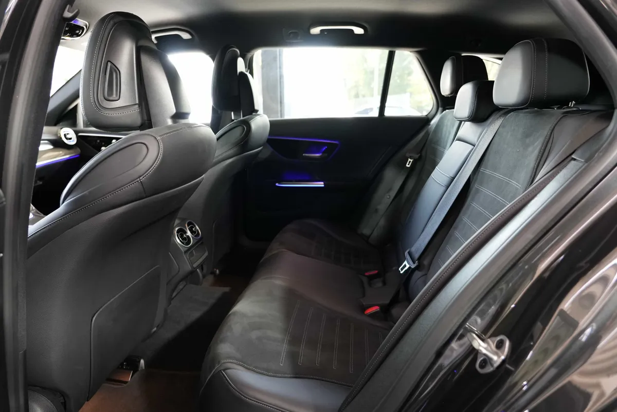 Mercedes-Benz C 220 d T-Modell AMG Line - Image 13