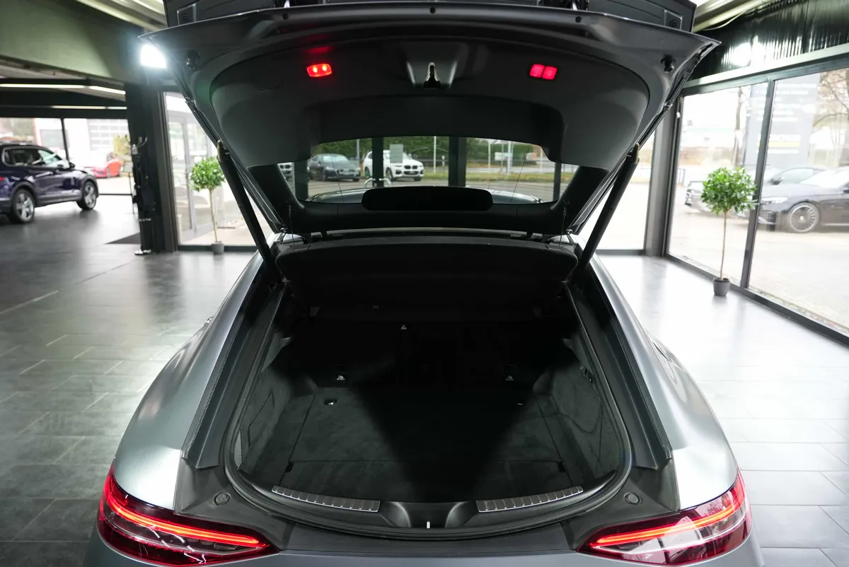 Mercedes-Benz AMG GT 43 4Matic+ - Image 14