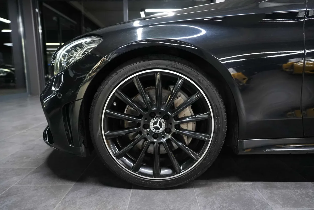 Mercedes-Benz C 300 Coupé AMG Line - Image 8
