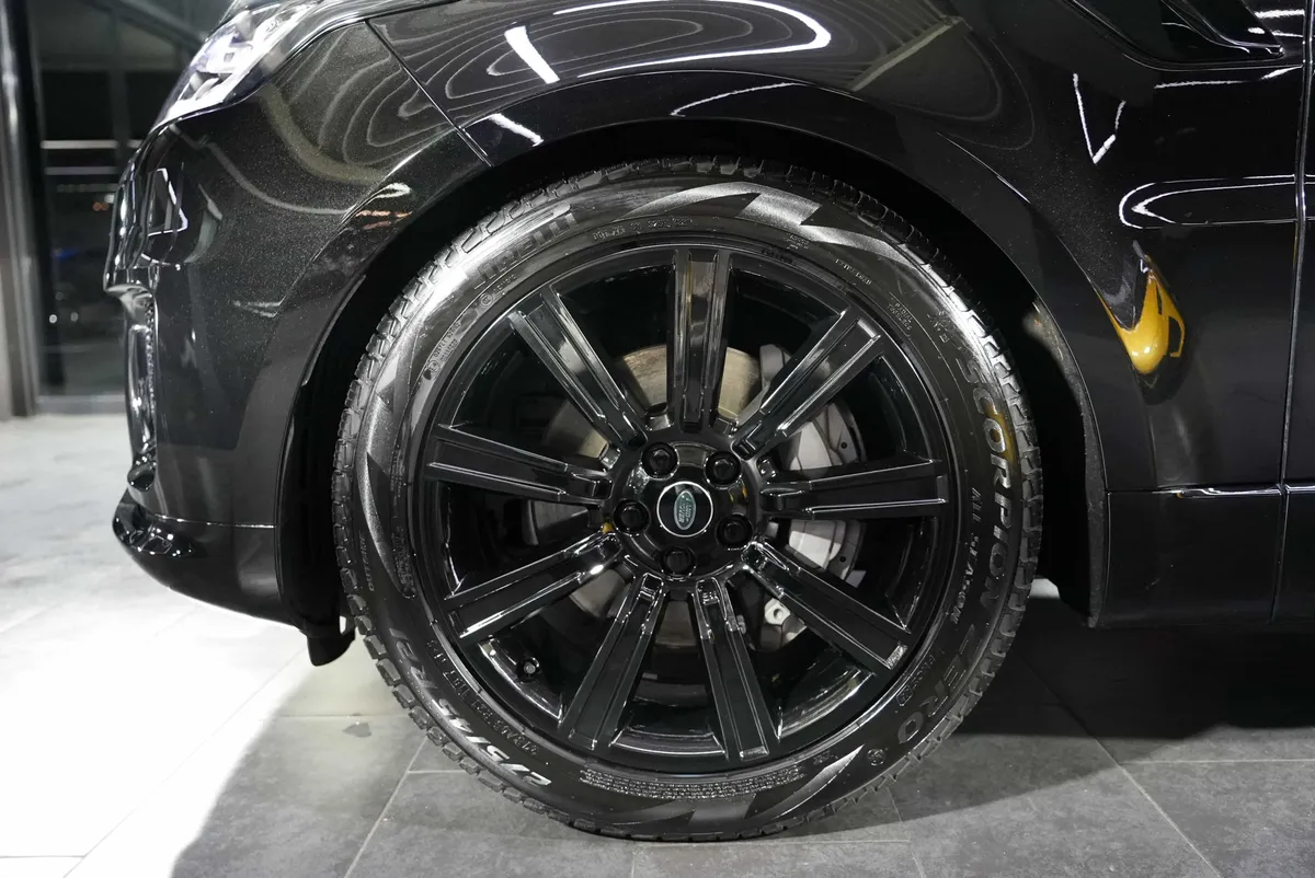 Land Rover Range Rover Sport HSE Dynamic D300 - Image 9