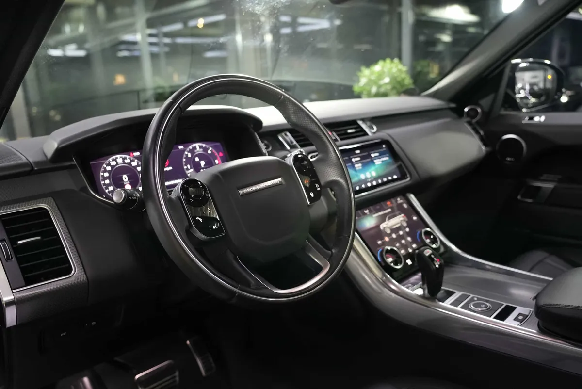 Land Rover Range Rover Sport HSE Dynamic D300 - Image 12