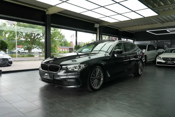 BMW 540i xDrive Touring Sport Line