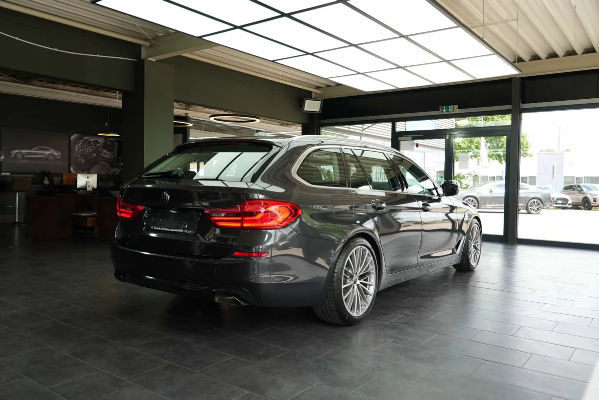 BMW 540i xDrive Touring Sport Line - Image 6