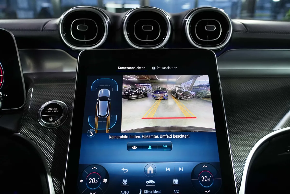 Mercedes-Benz GLC 200 4Matic AMG Line - Image 22