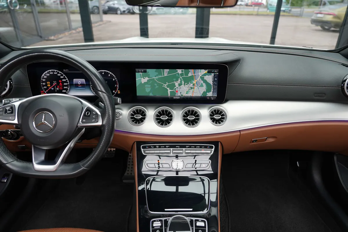 Mercedes-Benz E 200 Cabrio AMG Line - Image 18